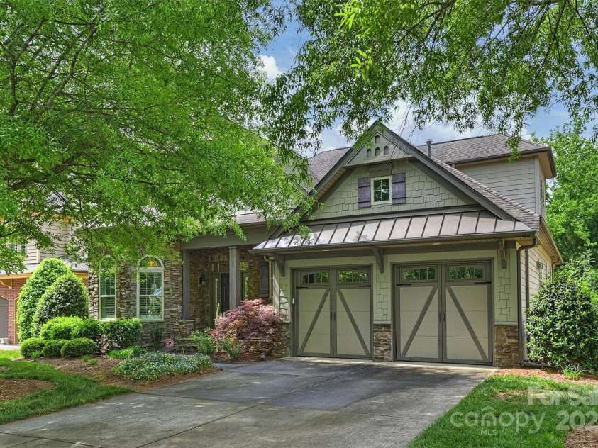 4122 Banfield Place, Charlotte, NC 28226.  MLS# CAR4252239, YatesRealty ID 12562. Two Car Garage