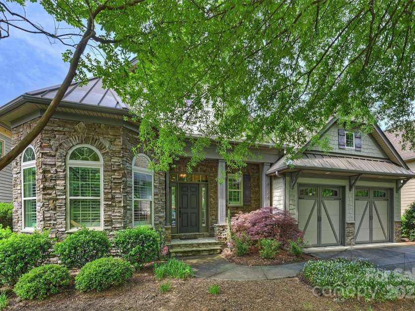 4122 Banfield Place, Charlotte, NC 28226.  MLS# CAR4252239, YatesRealty ID 12562. Welcome Home!