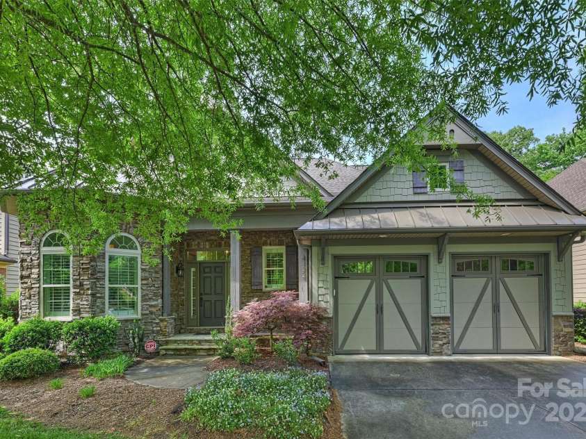 4122 Banfield Place, Charlotte, NC 28226.  MLS# CAR4252239, YatesRealty ID 12562. Welcome Home!