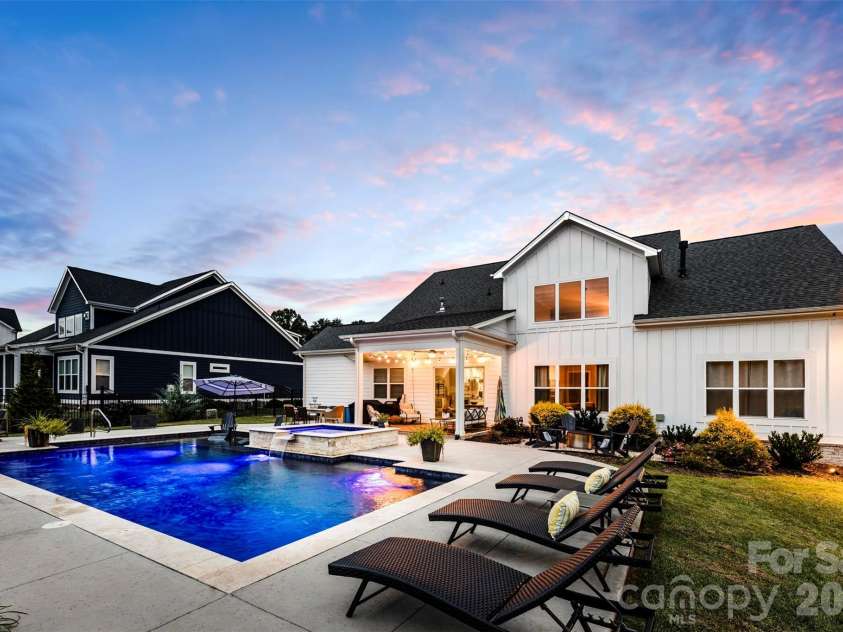 148 Cherry Crossing Lane, Belmont, NC 28012.  MLS# CAR4349564, YatesRealty ID 12563. 