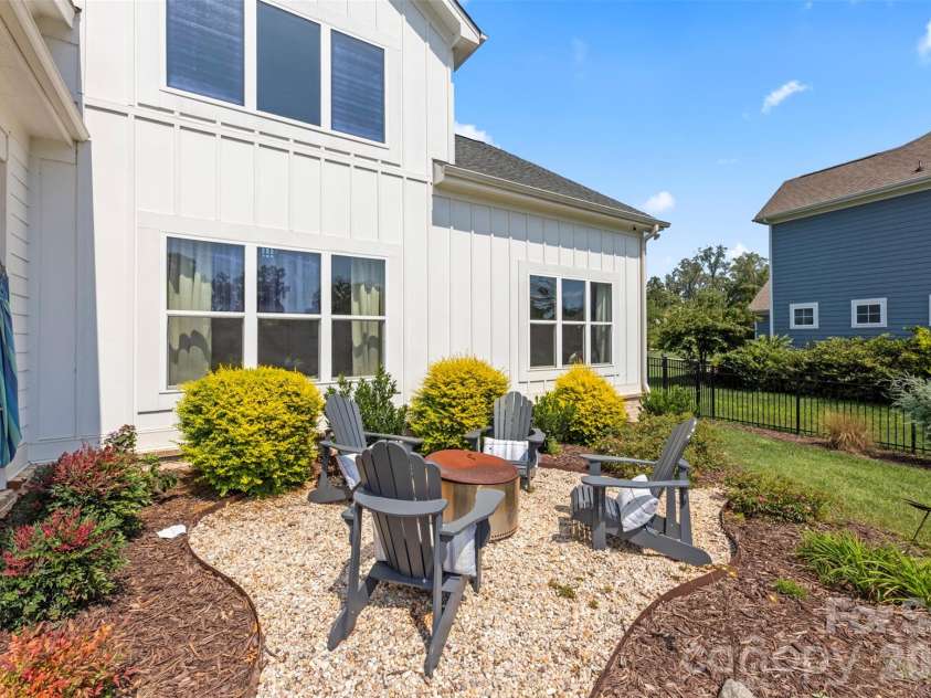 148 Cherry Crossing Lane, Belmont, NC 28012.  MLS# CAR4349564, YatesRealty ID 12563. 