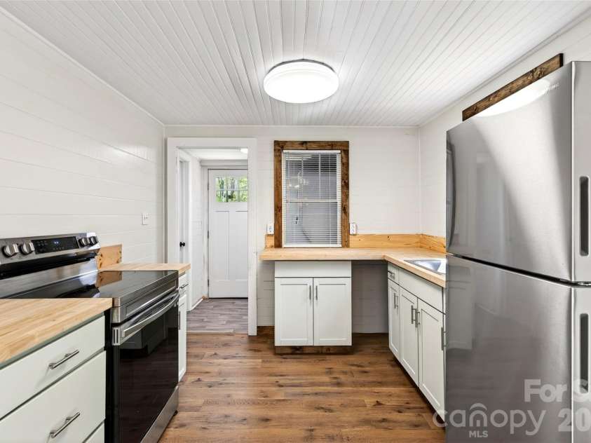 488 Cad Campbell Road, Bakersville, NC 28705.  MLS# CAR4370860, YatesRealty ID 12564. 