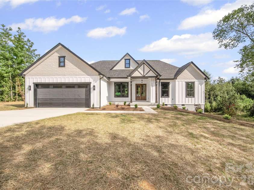 1132 Reba Lane, Kannapolis, NC 28081.  MLS# CAR4397783, YatesRealty ID 12565. 