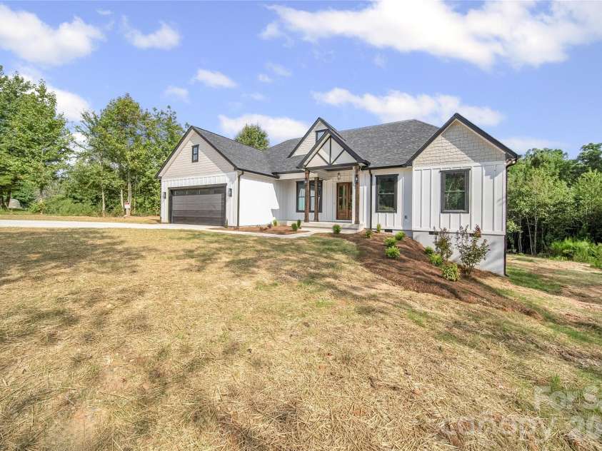 1132 Reba Lane, Kannapolis, NC 28081.  MLS# CAR4397783, YatesRealty ID 12565. 