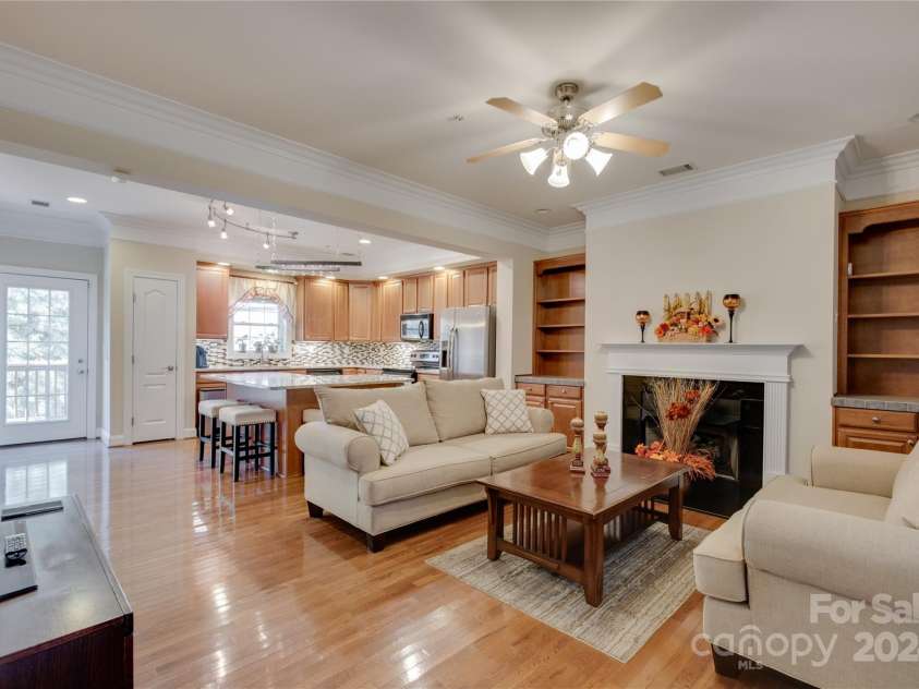 4335 Laurel Hill Lane, Charlotte, NC 28217.  MLS# CAR4201365, YatesRealty ID 12567. 