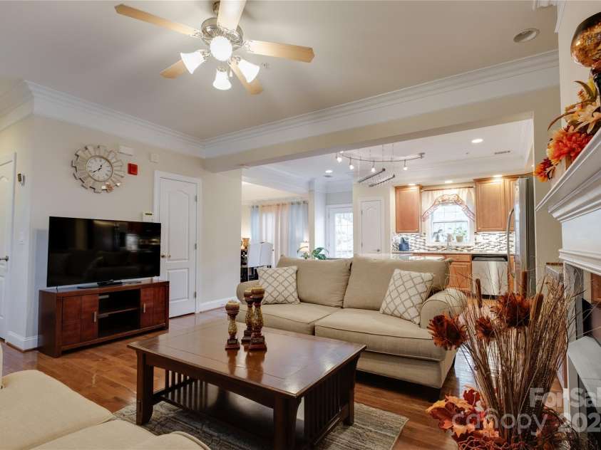 4335 Laurel Hill Lane, Charlotte, NC 28217.  MLS# CAR4201365, YatesRealty ID 12567. 