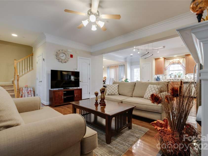 4335 Laurel Hill Lane, Charlotte, NC 28217.  MLS# CAR4201365, YatesRealty ID 12567. 