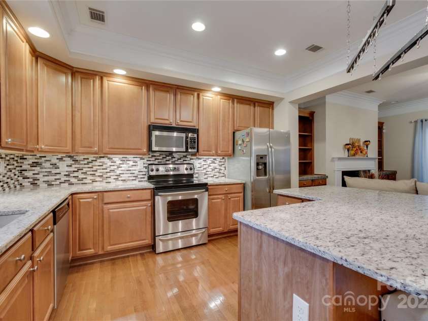 4335 Laurel Hill Lane, Charlotte, NC 28217.  MLS# CAR4201365, YatesRealty ID 12567. 