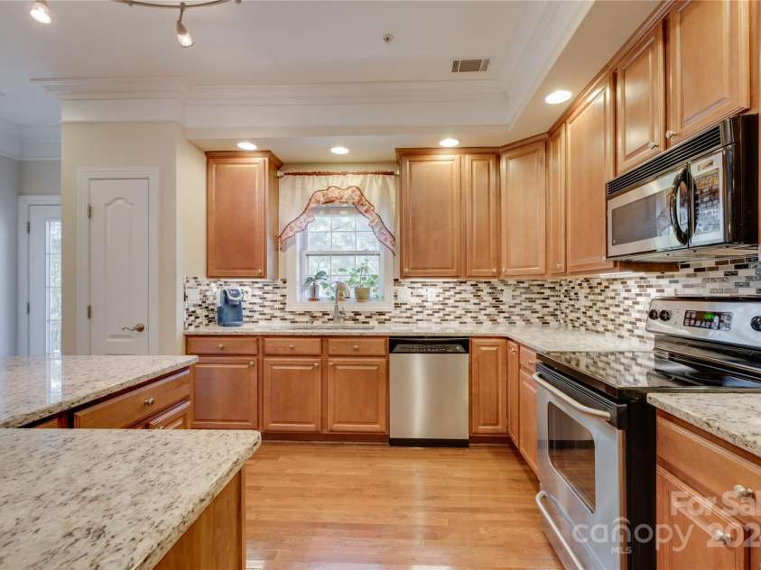 4335 Laurel Hill Lane, Charlotte, NC 28217.  MLS# CAR4201365, YatesRealty ID 12567. 