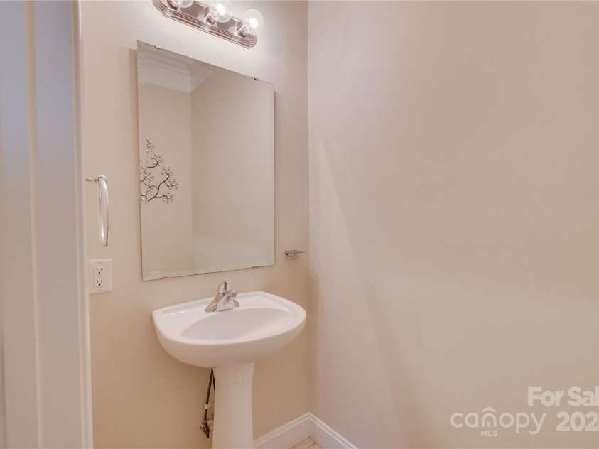 4335 Laurel Hill Lane, Charlotte, NC 28217.  MLS# CAR4201365, YatesRealty ID 12567. 