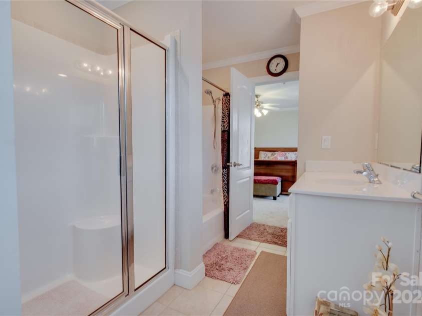 4335 Laurel Hill Lane, Charlotte, NC 28217.  MLS# CAR4201365, YatesRealty ID 12567. 