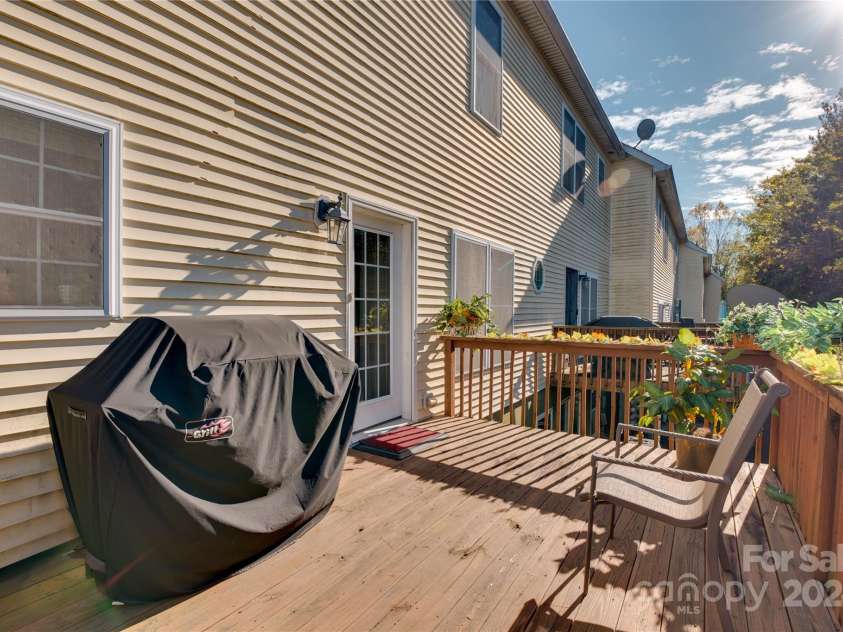 4335 Laurel Hill Lane, Charlotte, NC 28217.  MLS# CAR4201365, YatesRealty ID 12567. 