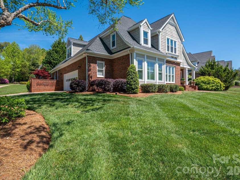 1242 Lochshire Lane, Gastonia, NC 28054.  MLS# CAR4366491, YatesRealty ID 12568. 