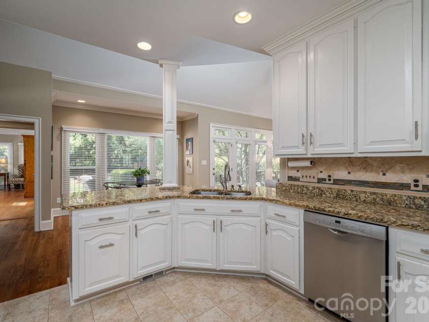 1242 Lochshire Lane, Gastonia, NC 28054.  MLS# CAR4366491, YatesRealty ID 12568. 