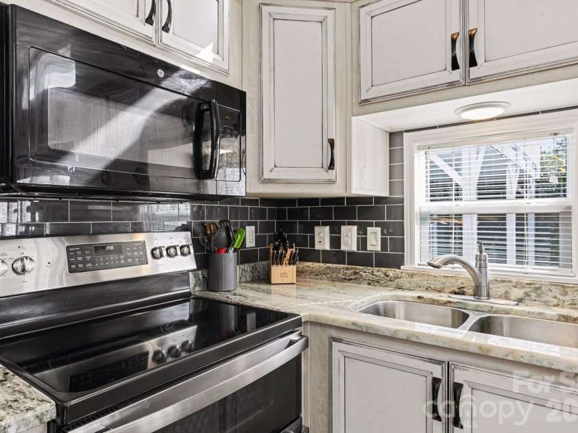 130 Eagle Drive, New London, NC 28127.  MLS# CAR4356217, YatesRealty ID 12570. 