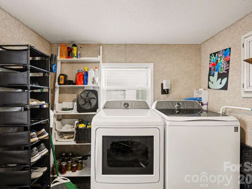 130 Eagle Drive, New London, NC 28127.  MLS# CAR4356217, YatesRealty ID 12570. 