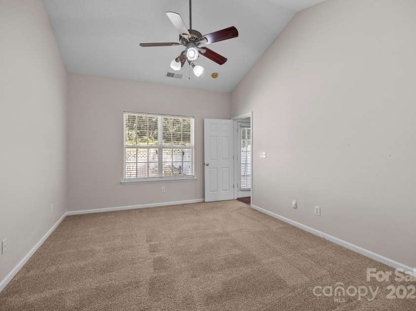 11929 Kings Castle Court, Charlotte, NC 28277.  MLS# CAR4240626, YatesRealty ID 12571. 