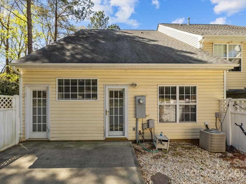 11929 Kings Castle Court, Charlotte, NC 28277.  MLS# CAR4240626, YatesRealty ID 12571. 