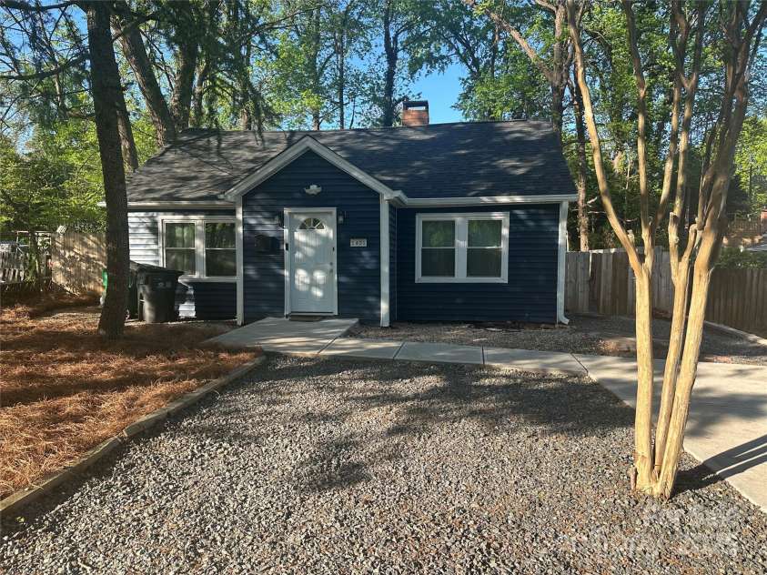 1401 Anderson Street, Charlotte, NC 28205.  MLS# CAR4245310, YatesRealty ID 12572. 