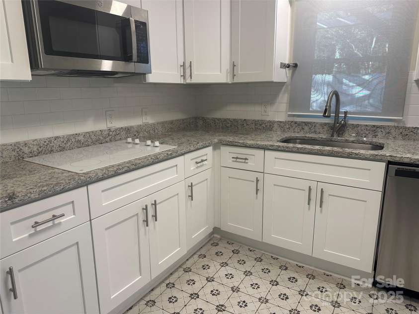 1401 Anderson Street, Charlotte, NC 28205.  MLS# CAR4245310, YatesRealty ID 12572. 