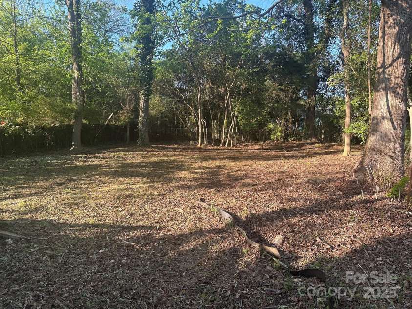 1401 Anderson Street, Charlotte, NC 28205.  MLS# CAR4245310, YatesRealty ID 12572. 