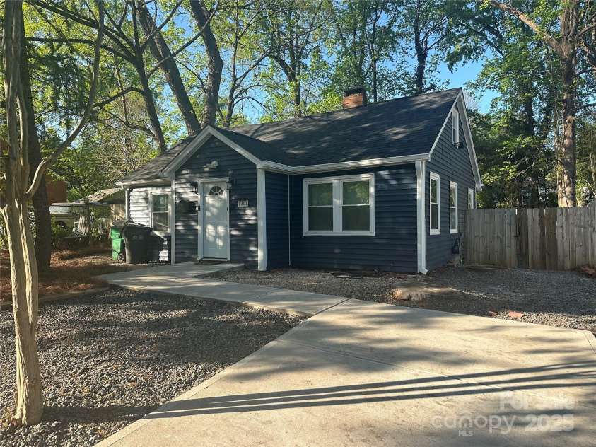 1401 Anderson Street, Charlotte, NC 28205.  MLS# CAR4245310, YatesRealty ID 12572. 