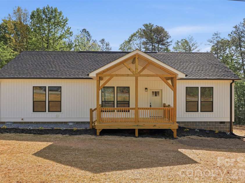245 White Point Lane, Taylorsville, NC 28681.  MLS# CAR4368944, YatesRealty ID 12573. 