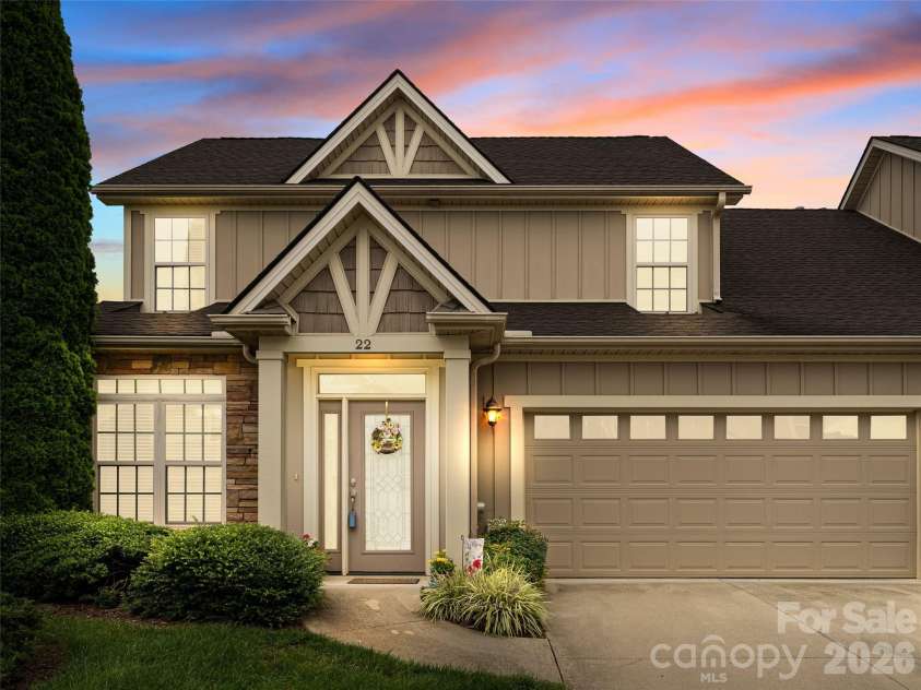 22 Florian Lane, Fletcher, NC 28732.  MLS# CAR4279113, YatesRealty ID 12574. 
