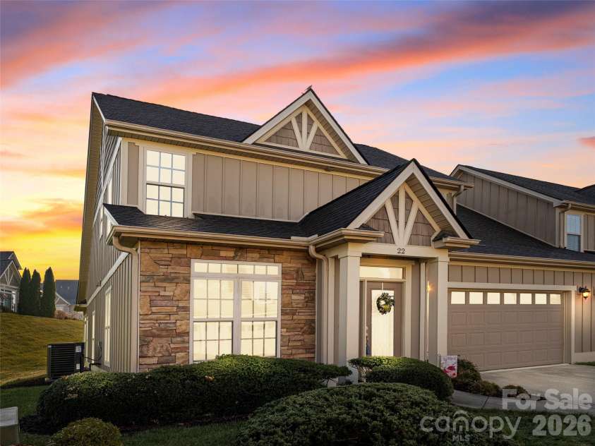 22 Florian Lane, Fletcher, NC 28732.  MLS# CAR4279113, YatesRealty ID 12574. 