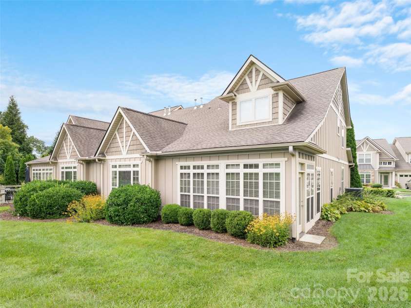 22 Florian Lane, Fletcher, NC 28732.  MLS# CAR4279113, YatesRealty ID 12574. 