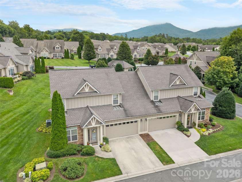 22 Florian Lane, Fletcher, NC 28732.  MLS# CAR4279113, YatesRealty ID 12574. 