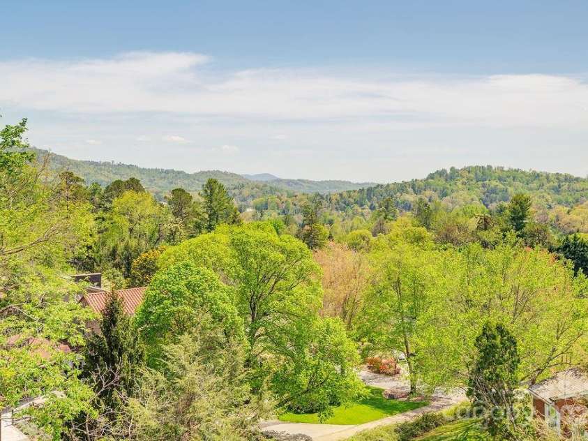 480 Windsor Road, Asheville, NC 28804.  MLS# CAR4246096, YatesRealty ID 12574. Year - Round Mountain Views