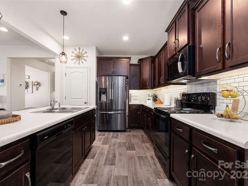 206 Hidden Lakes Road, Statesville, NC 28677.  MLS# CAR4235894, YatesRealty ID 12577. 