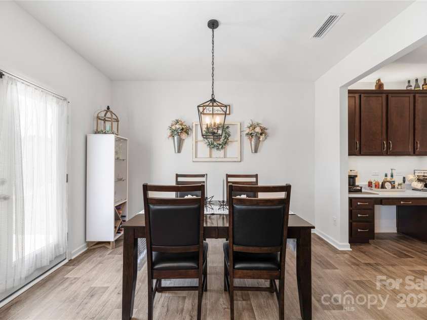 206 Hidden Lakes Road, Statesville, NC 28677.  MLS# CAR4235894, YatesRealty ID 12577. 