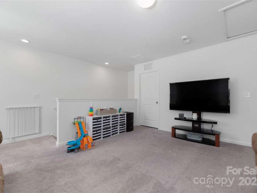 206 Hidden Lakes Road, Statesville, NC 28677.  MLS# CAR4235894, YatesRealty ID 12577. 