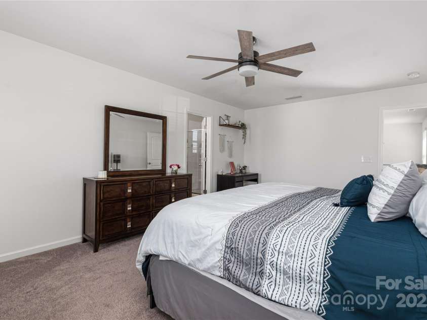 206 Hidden Lakes Road, Statesville, NC 28677.  MLS# CAR4235894, YatesRealty ID 12577. 