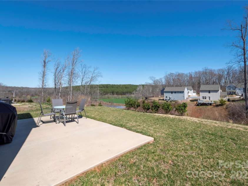 206 Hidden Lakes Road, Statesville, NC 28677.  MLS# CAR4235894, YatesRealty ID 12577. 