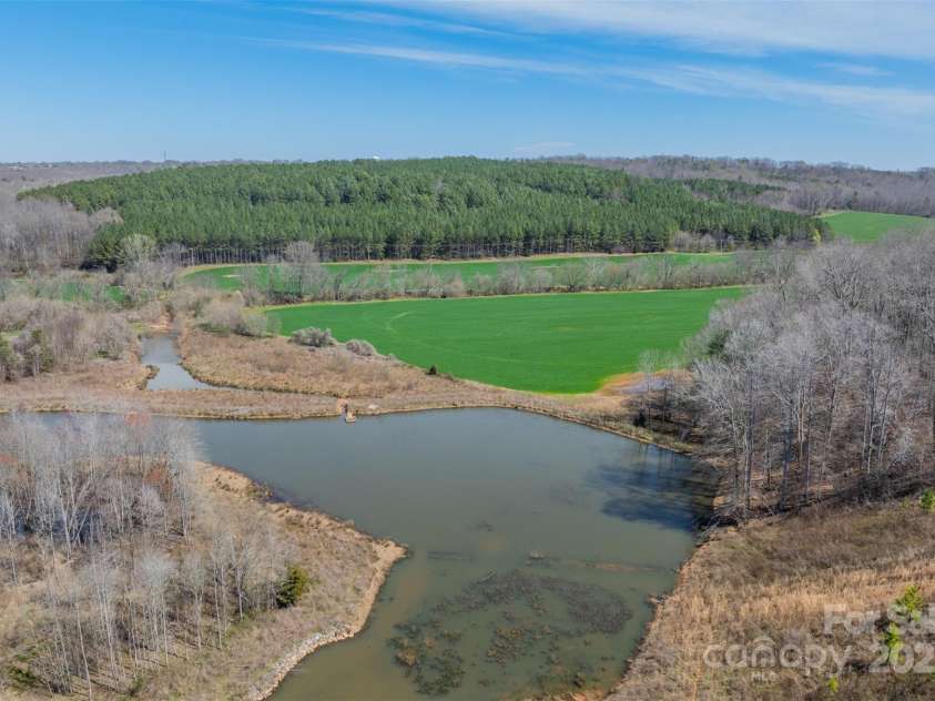 206 Hidden Lakes Road, Statesville, NC 28677.  MLS# CAR4235894, YatesRealty ID 12577. 