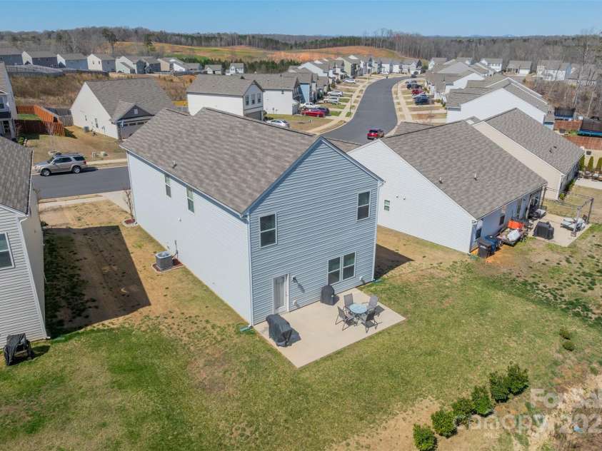 206 Hidden Lakes Road, Statesville, NC 28677.  MLS# CAR4235894, YatesRealty ID 12577. 