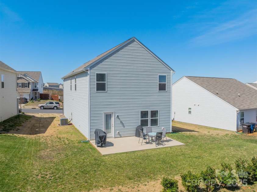 206 Hidden Lakes Road, Statesville, NC 28677.  MLS# CAR4235894, YatesRealty ID 12577. 