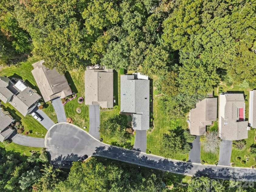 241 Fairway View Drive, Etowah, NC 28729.  MLS# CAR4304614, YatesRealty ID 12577. 