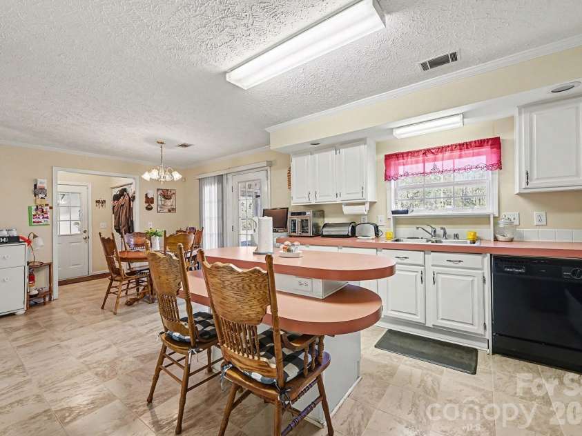 162 Terry Lane Drive, Dallas, NC 28034.  MLS# CAR4338618, YatesRealty ID 1258. 