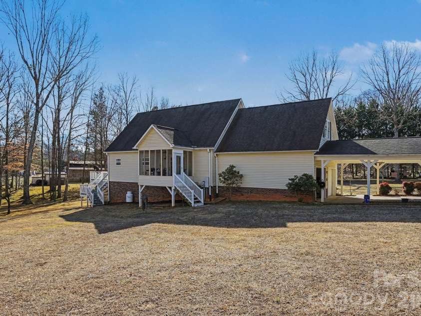 162 Terry Lane Drive, Dallas, NC 28034.  MLS# CAR4338618, YatesRealty ID 1258. 