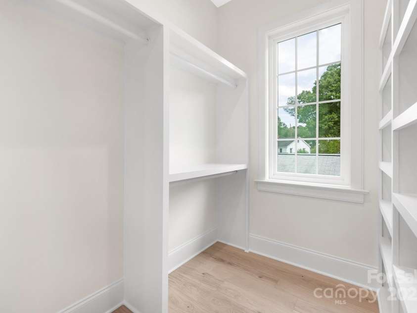 514 Cama Street, Charlotte, NC 28209.  MLS# CAR4304157, YatesRealty ID 12582. 