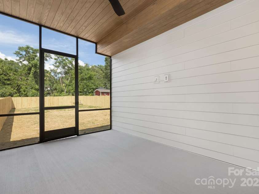 514 Cama Street, Charlotte, NC 28209.  MLS# CAR4304157, YatesRealty ID 12582. 
