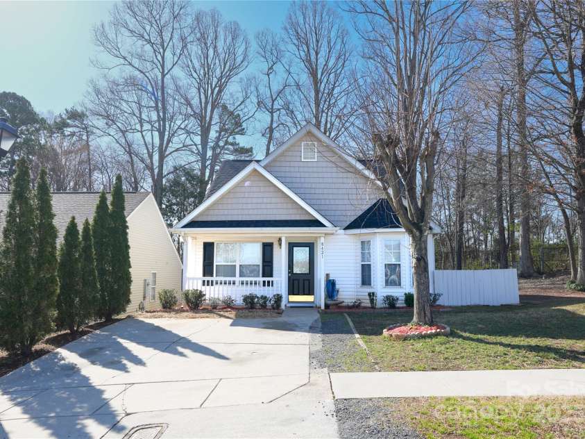 8421 Kings Creek Drive, Charlotte, NC 28273.  MLS# CAR4234070, YatesRealty ID 12582. 