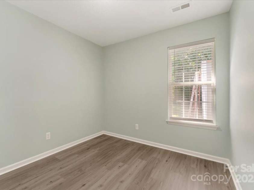 8421 Kings Creek Drive, Charlotte, NC 28273.  MLS# CAR4294656, YatesRealty ID 12582. 