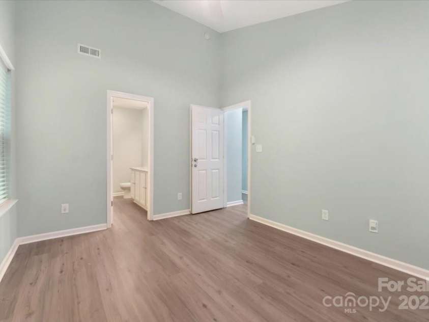 8421 Kings Creek Drive, Charlotte, NC 28273.  MLS# CAR4294656, YatesRealty ID 12582. 