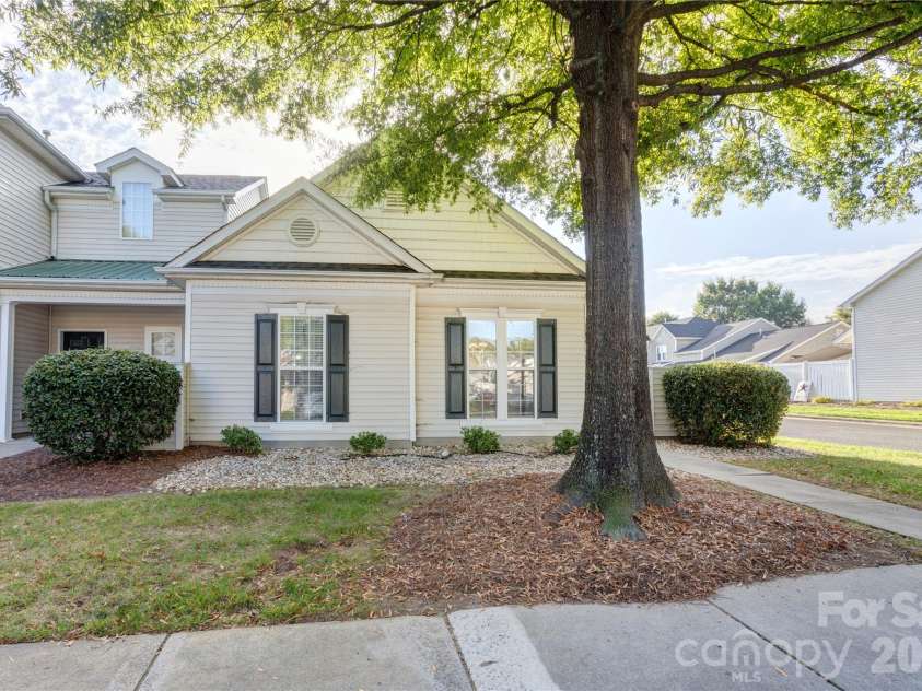 6315 Professional Boulevard, Harrisburg, NC 28075.  MLS# CAR4311481, YatesRealty ID 12583. 