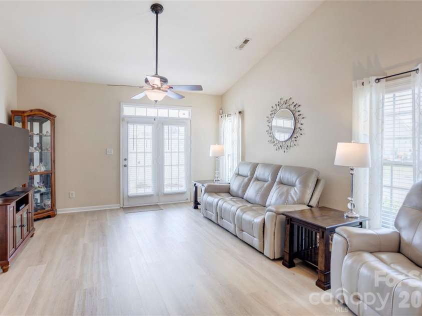 6315 Professional Boulevard, Harrisburg, NC 28075.  MLS# CAR4311481, YatesRealty ID 12583. 